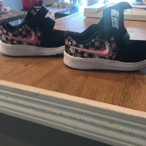Nike Shoes - Nike shoes Nike Shoes - Nike shoes